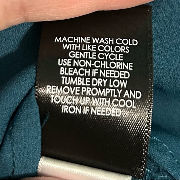 Torrid Plus Size 1 (14-16) Teal Sleeveless Blouse NWT - Picture 5 of 5